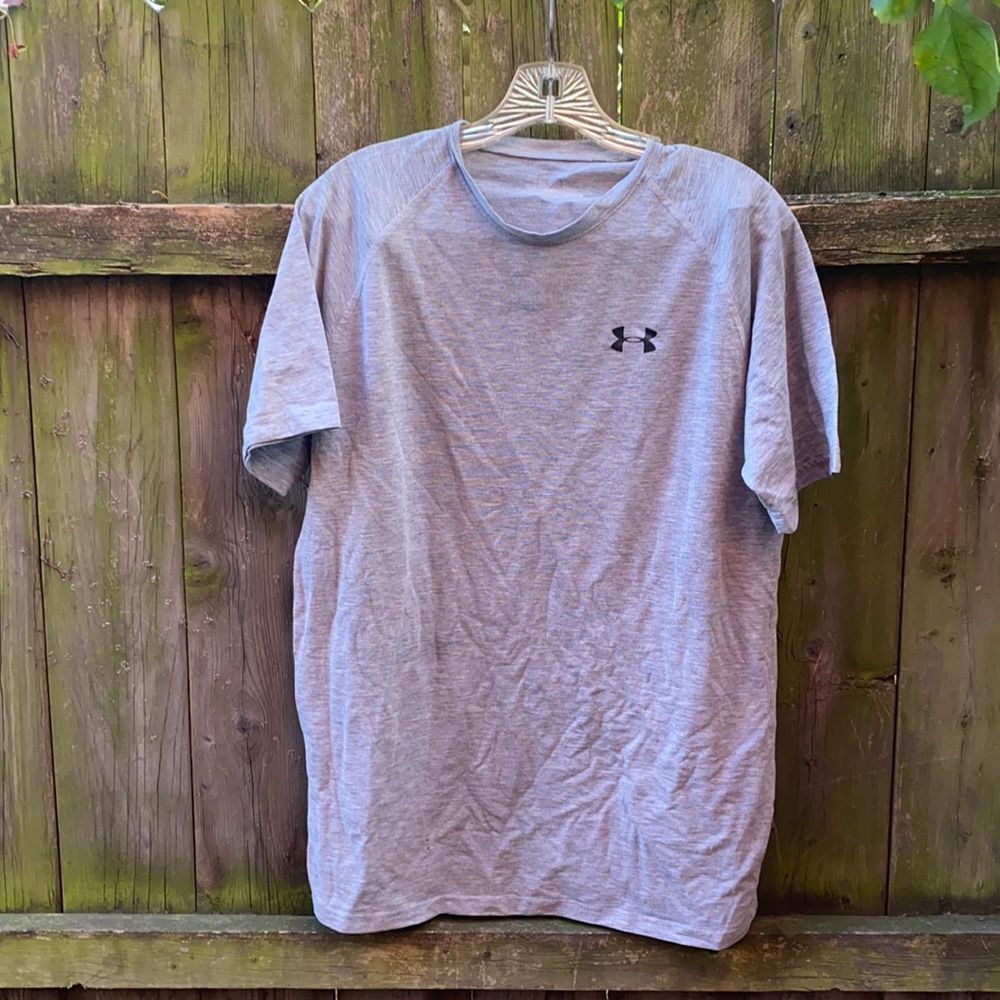 Under Armour gray tee sz. M